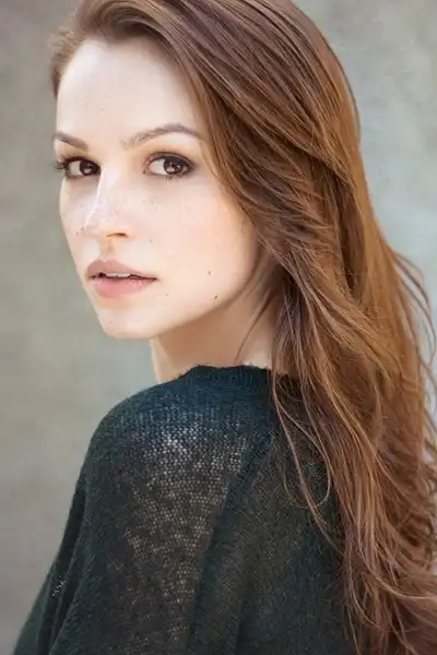 Kayla Wallace headshot