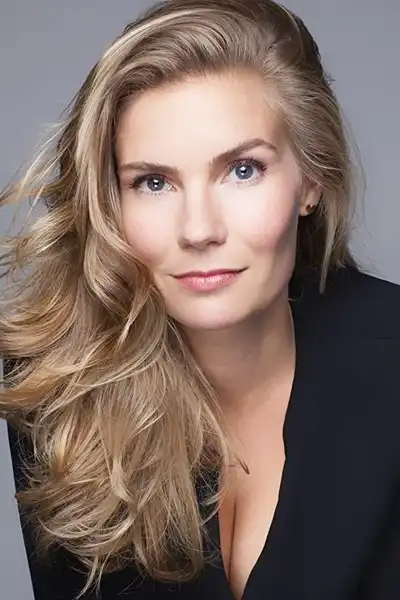 Maria Meadows headshot