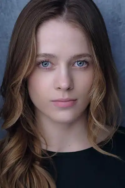 Lily Dodsworth-Evans headshot