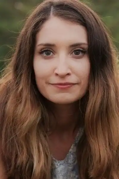 Caitlin D. Fryers headshot