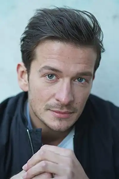 Stefan Gorski headshot