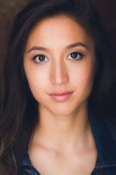 Sasha Diamond headshot