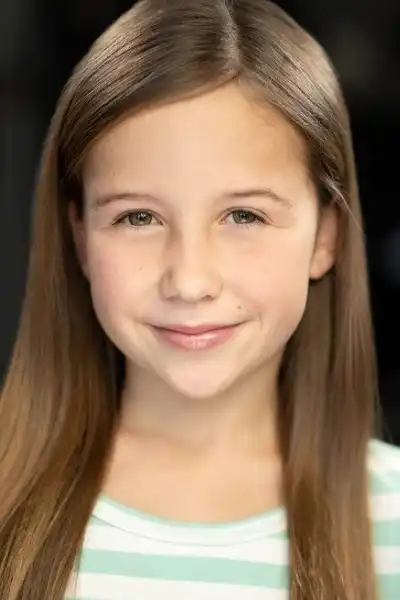 Madeline Hirvonen headshot