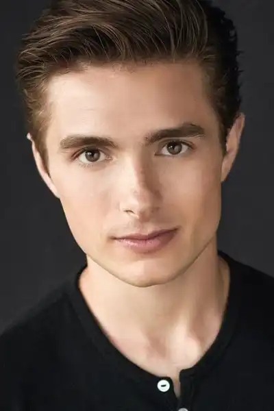 Gino Anania headshot