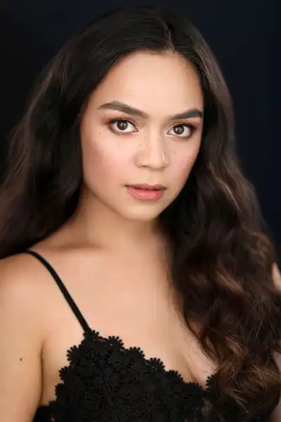 Kaitlyn Santa Juana headshot