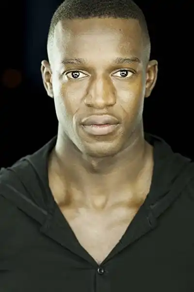 Stephen Adekolu headshot